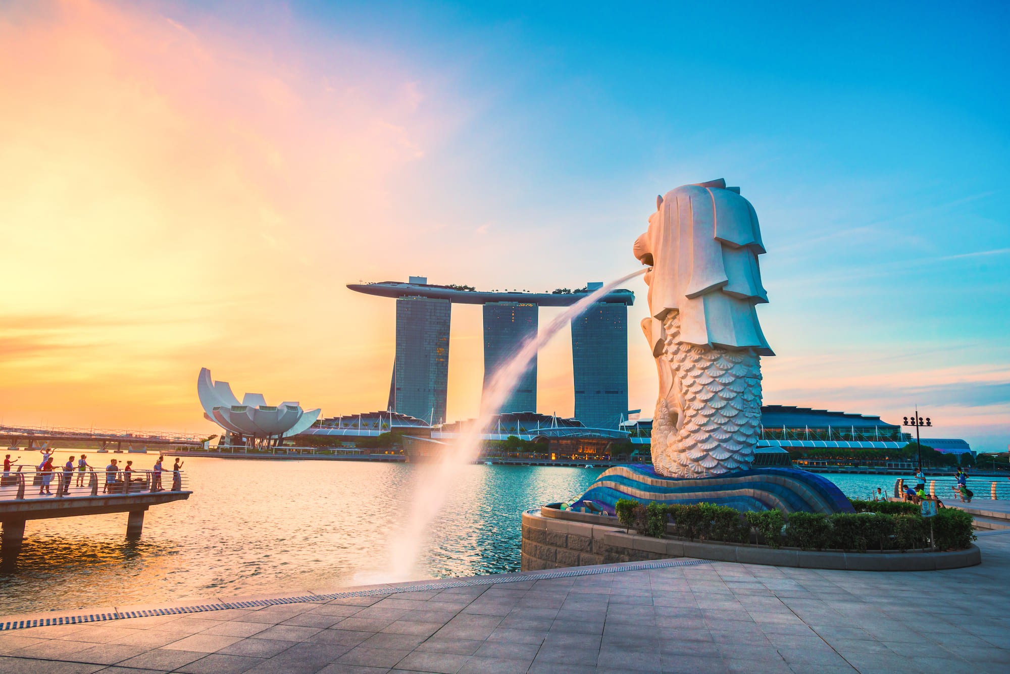 Ghé thăm Merlion Park - Điểm đến nổi tiếng không thể bỏ khi du lịch  Singapore