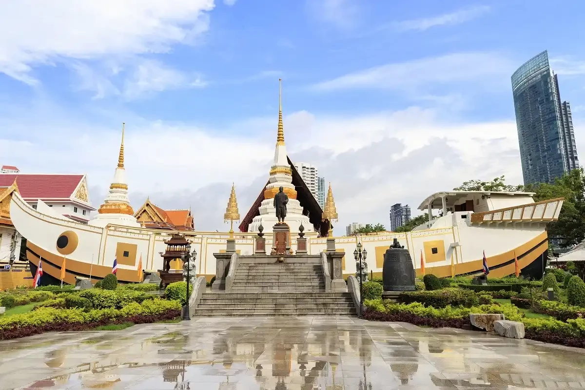 Chùa Wat Yannawa: Chùa Thuyền Độc Đáo Nằm Giữa Lòng Thủ Đô Thái Lan