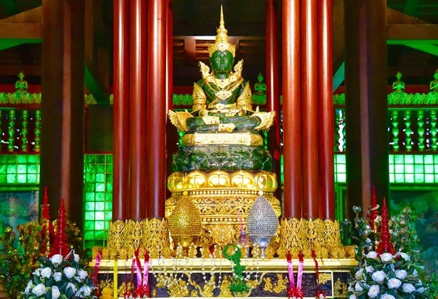Khám Phá Tượng Phật Ngọc Wat Phra Kaew Linh Thiêng Nhất Tại Thái Lan